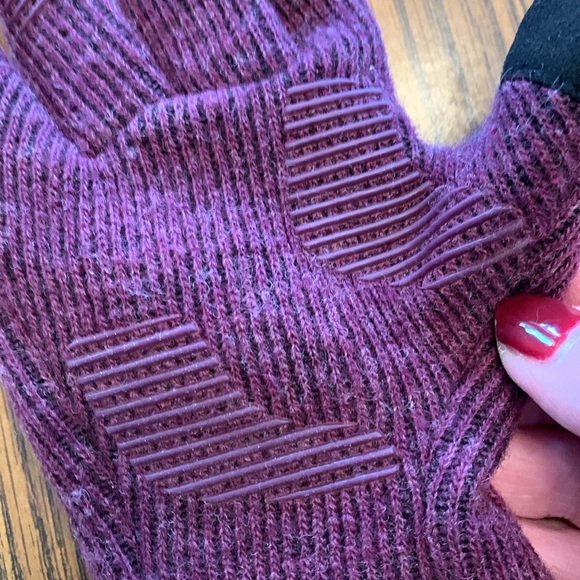 Outdoor Research Kids' Sensor Gloves, size 6 - Picture 11 of 15